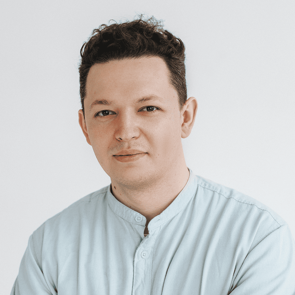 Менеджер Ярослав